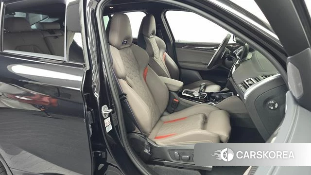 BMW X4M (G02) 2024 Черный из Кореи, фото 3