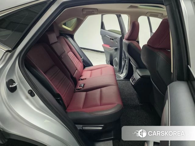 Lexus NX300h 2018 Серебряный из Кореи, фото 3