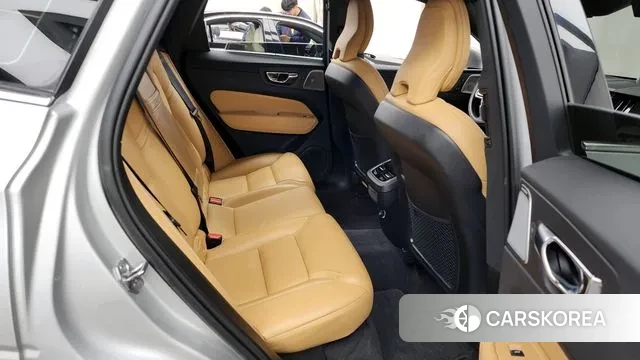 Volvo XC60 second Generation 2020 Серебряный из Кореи, фото 3