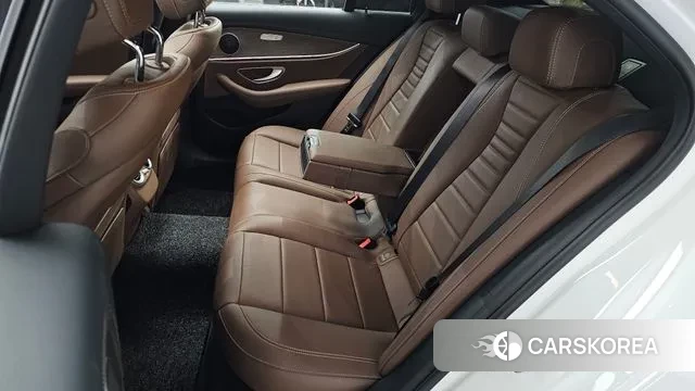 Mercedes-Benz E-Class W213 2022 Белый из Кореи, фото 3