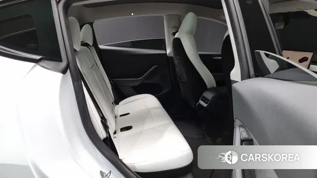 Tesla Model Y 2023 Белый из Кореи, фото 3