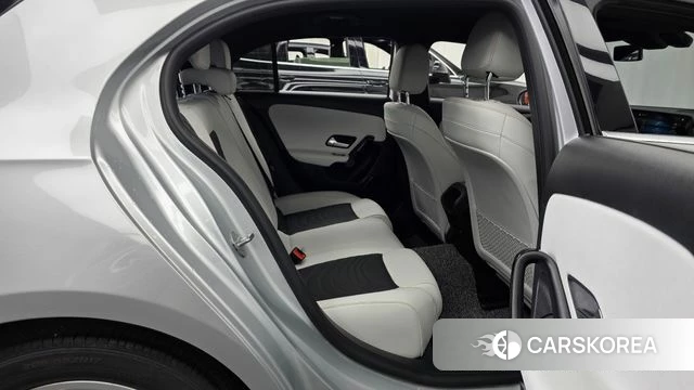 Mercedes-Benz A-Class W177 2019 Серебряный из Кореи, фото 3