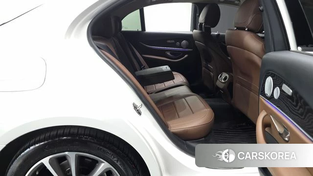 Mercedes-Benz E-Class W213 2019 Белый из Кореи, фото 3