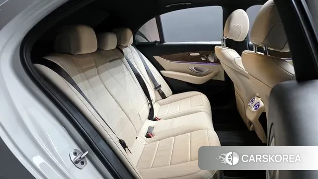 Mercedes-Benz E-Class W213 2023 Белый из Кореи, фото 3