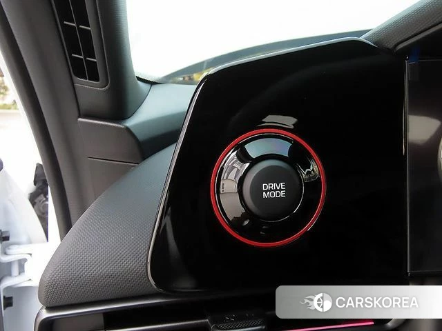 Hyundai The New Avante (CN7) 2024 Белый из Кореи, фото 3