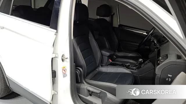 Volkswagen Tiguan second Generation 2020 Белый из Кореи, фото 3