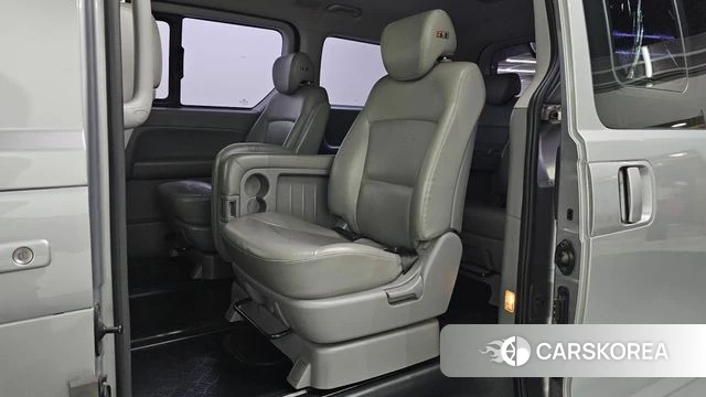 Hyundai The New Grand Starex 2018 Серебристо-серый из Кореи, фото 3