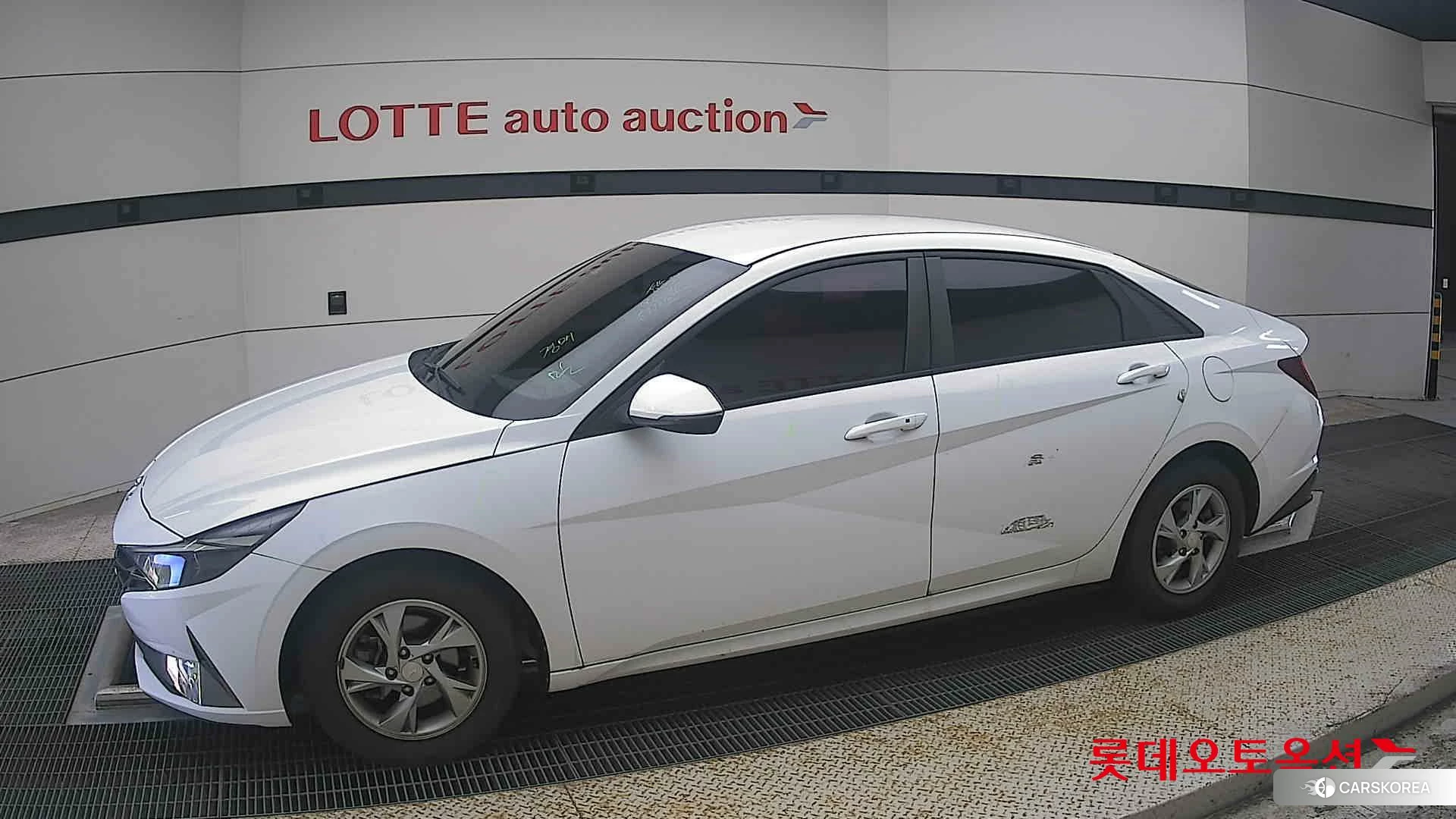 Hyundai Avante 2021 Polar White из Кореи, фото 3