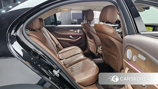 Mercedes-Benz E-Class W213 2018 Черный из Кореи, фото 3