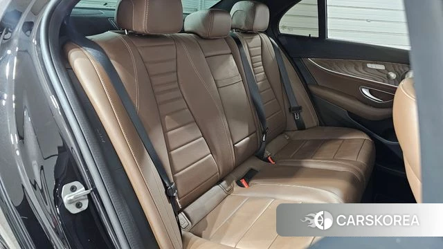 Mercedes-Benz E-Class W213 2023 Черный из Кореи, фото 3