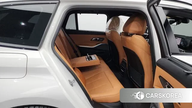 BMW 3 Series (G20) 2023 Белый из Кореи, фото 3