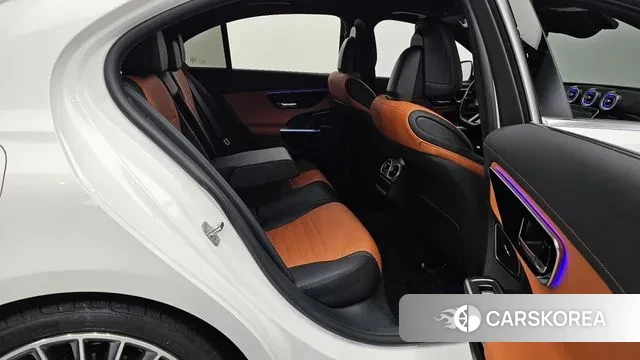 Mercedes-Benz C-Class W206 2023 Белый из Кореи, фото 3