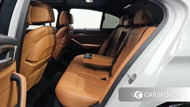 BMW 5 Series (G30) 2022 Белый из Кореи, фото 3