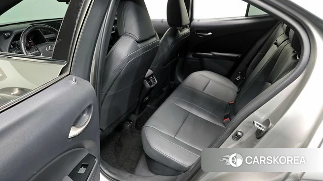 Lexus UX250h 2021 Серебристо-серый из Кореи, фото 3