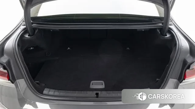 BMW 5 Series (G30) 2022 Серебристо-серый из Кореи, фото 3