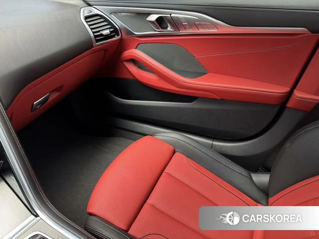 BMW 8 series 2021 Черный из Китая, фото 3