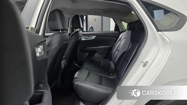 Kia The New K3 2nd generation 2022 Белый из Кореи, фото 3