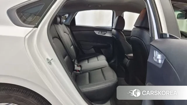 Kia The New K3 2nd generation 2022 Белый из Кореи, фото 3