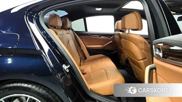 BMW 5 Series (G30) 2021 Черный из Кореи, фото 3