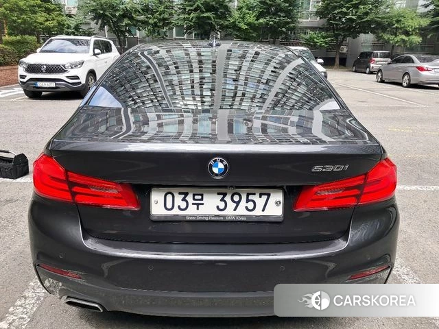 BMW 5 Series (G30) 2018 Серый из Кореи, фото 3