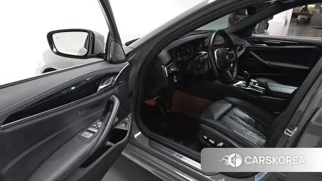 BMW 5 Series (G30) id 2994548 из Кореи 3