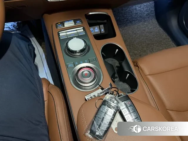 Genesis GV70 2023 Черный из Кореи, фото 3