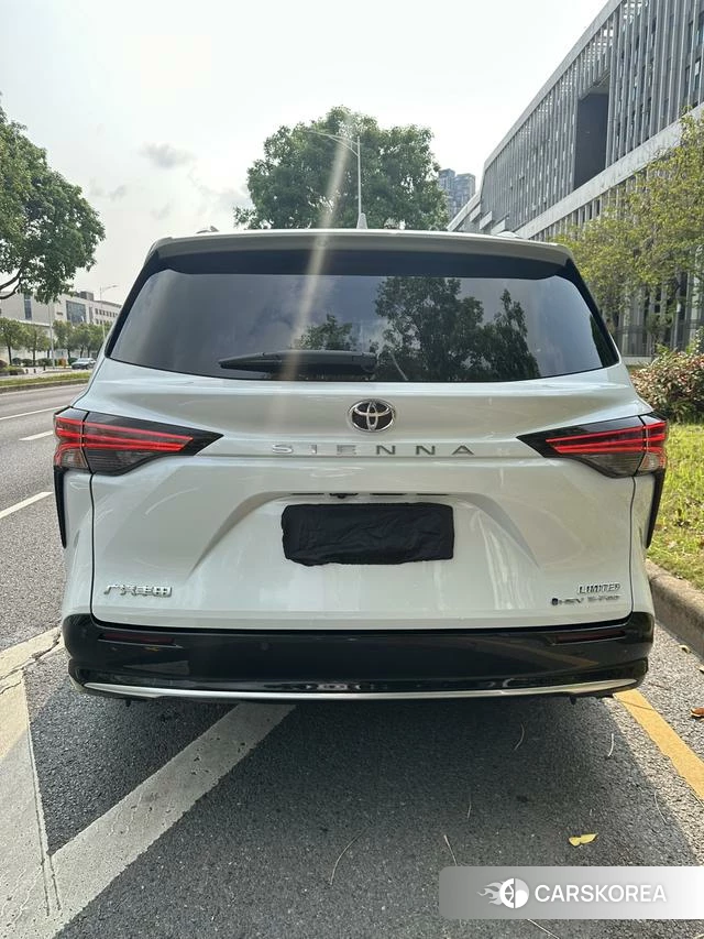 Toyota Saina 2025 Белый из Китая, фото 3