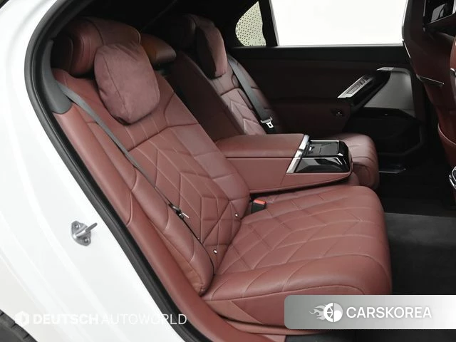 BMW 7 Series (G70) 2025 Белый из Кореи, фото 3