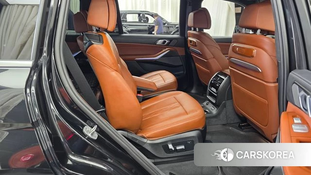 BMW X7 (G07) 2025 Черный из Кореи, фото 3