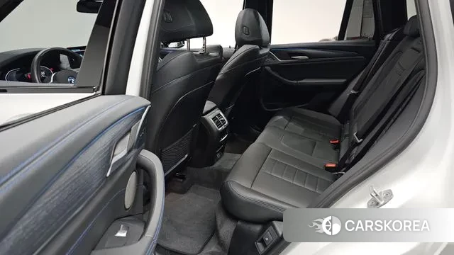 BMW iX3 2025 Белый из Кореи, фото 3