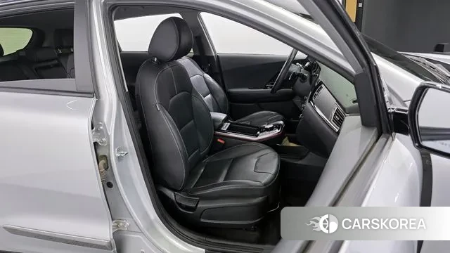 Kia Niro EV 2021 Серебряный из Кореи, фото 3