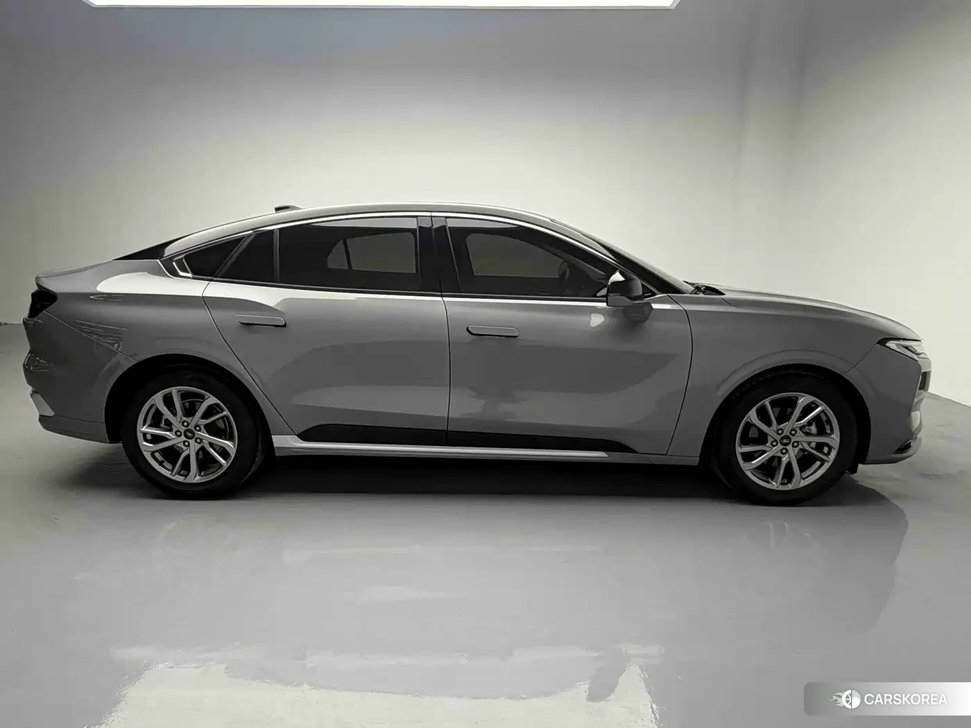 Ford Mondeo 2024 Silver/gray из Китая, фото 3