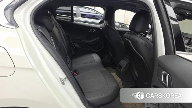 BMW 1 Series (F40) 2020 Белый из Кореи, фото 3