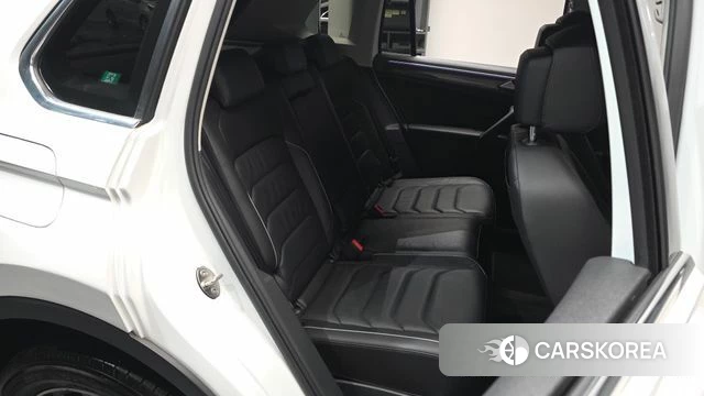 Volkswagen Tiguan second Generation 2022 Белый из Кореи, фото 3