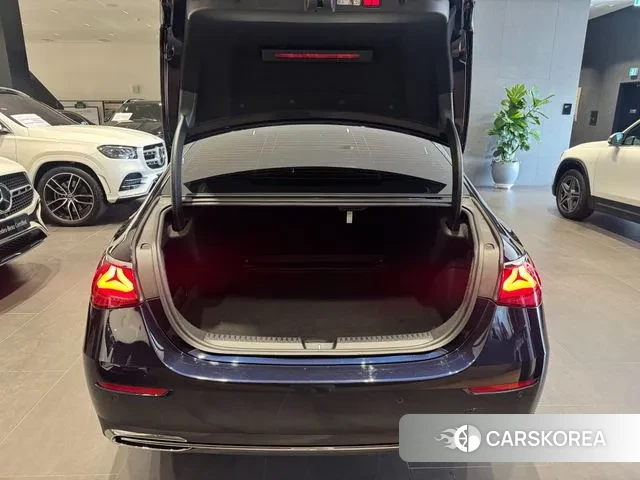 Mercedes-Benz E-Class W214 2024 Синий из Кореи, фото 3