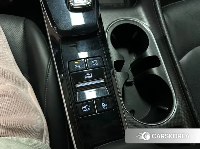 Hyundai Sonata (DN8) 2019 Серебристо-серый из Кореи, фото 3