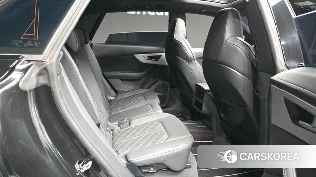 Audi Q8 (4M) 2025 Черный из Кореи, фото 3