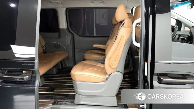 Hyundai Staria 2024 Черный из Кореи, фото 3