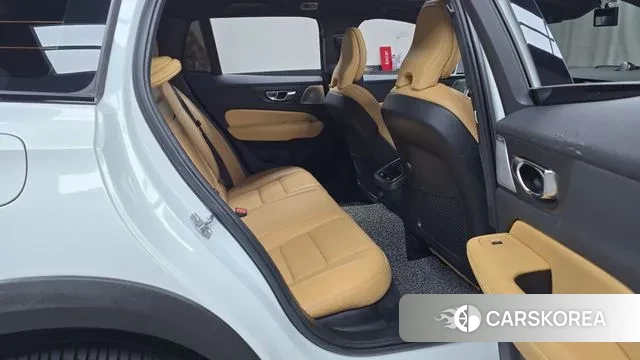 Volvo V60 Cross-Country 2nd Generation 2020 Белый из Кореи, фото 3