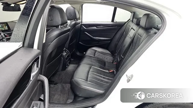 BMW 5 Series (G30) 2018 Белый из Кореи, фото 3