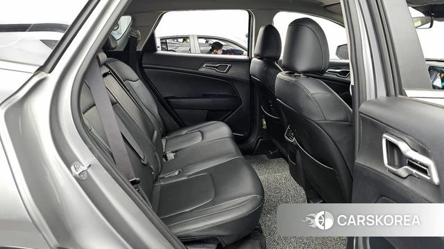 Kia Sportage 5th Generation 2021 Серебряный из Кореи, фото 3