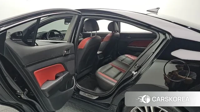 Hyundai Avante AD 2018 Черный из Кореи, фото 3