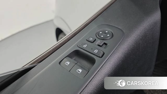 Hyundai Staria 2023 Серебряный из Кореи, фото 3