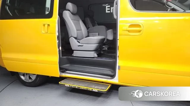 Hyundai The New Grand Starex 2019 Желтый из Кореи, фото 3