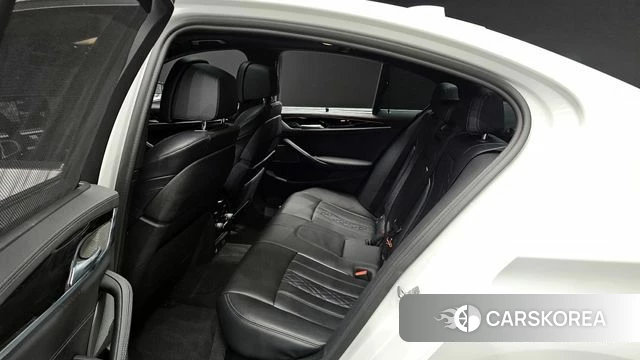 BMW 5 Series (G30) 2022 Белый из Кореи, фото 3