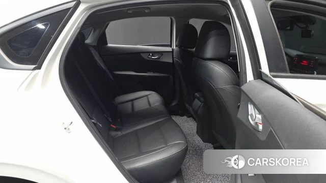 Kia The New K3 2nd generation 2021 Белый из Кореи, фото 3