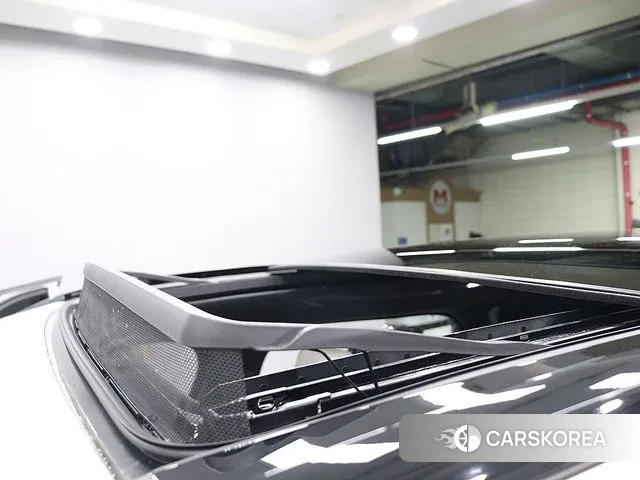 Land Rover Range Rover Velar 2023 Белый из Кореи, фото 3