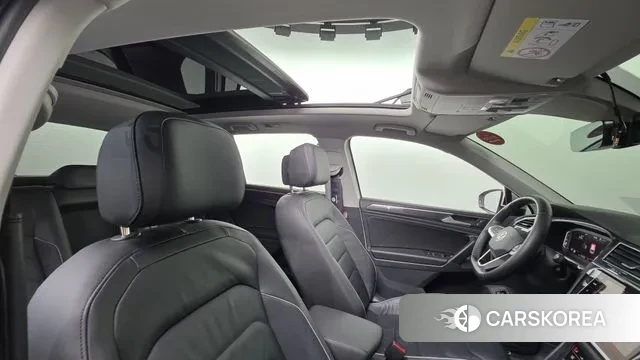 Volkswagen Tiguan second Generation 2022 Белый из Кореи, фото 3