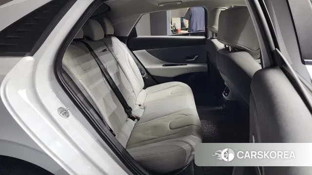 Hyundai Avante (CN7) 2022 Белый из Кореи, фото 3