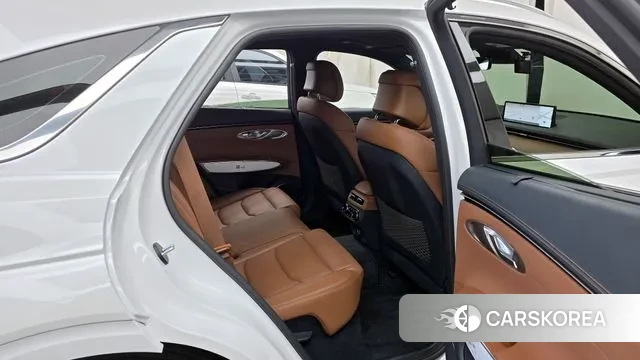 Genesis GV70 2023 Белый из Кореи, фото 3